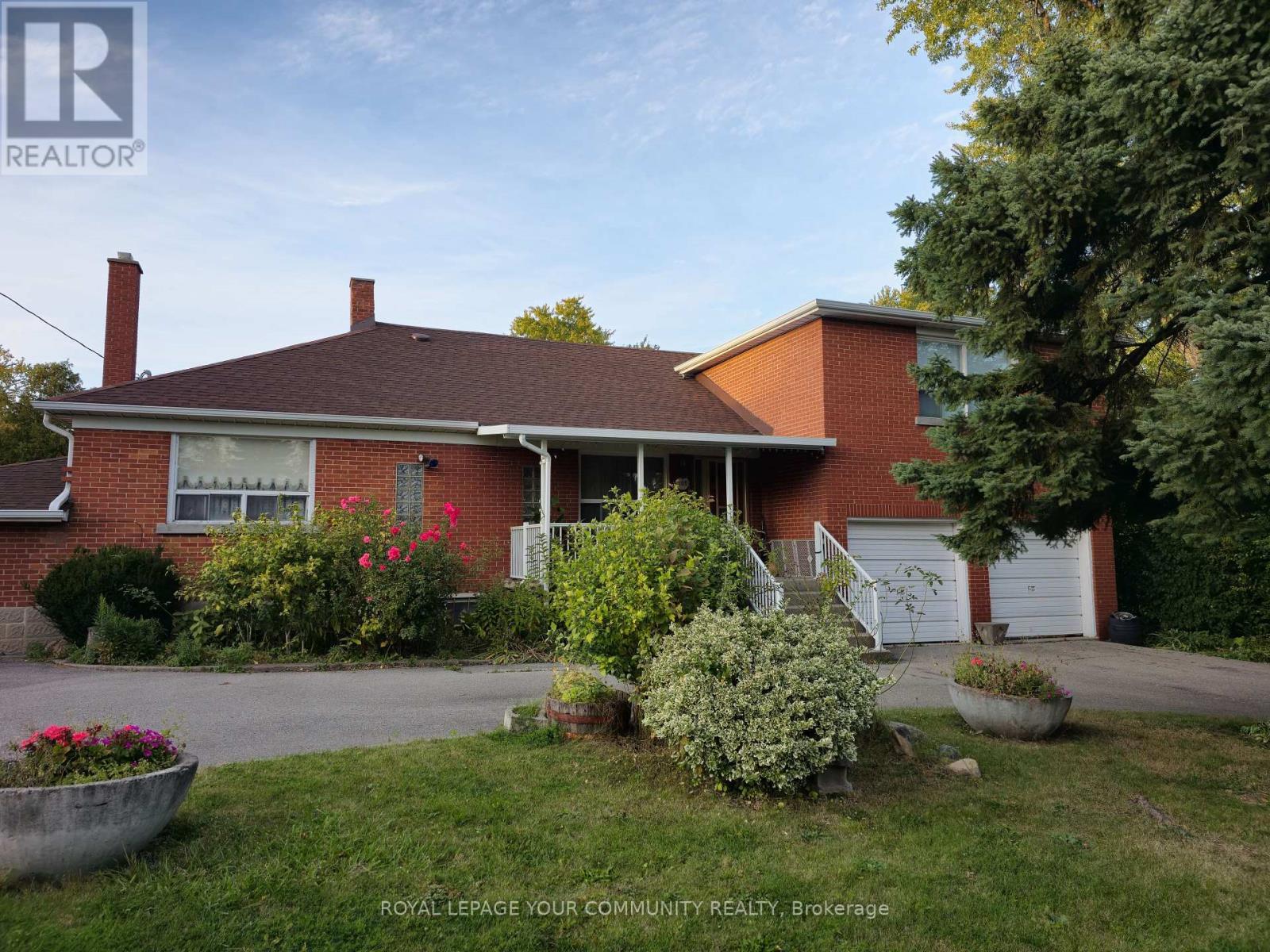 












100 LANGSTAFF ROAD

,
Richmond Hill,




Ontario
L4C6N3

