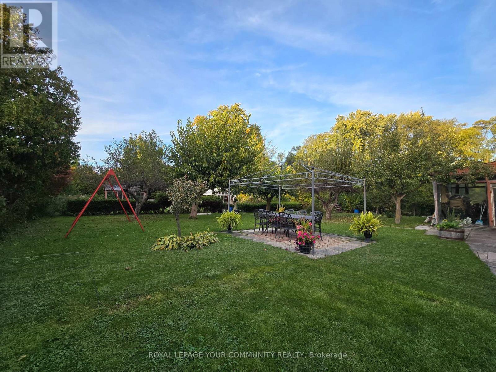 












100 LANGSTAFF ROAD

,
Richmond Hill,




Ontario
L4C6N3

