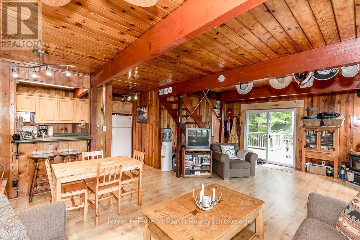 












4 SEVERN RIVER SHORE

,
Muskoka Lakes (Wood (Muskoka Lakes)),




Ontario
L0K1E0

