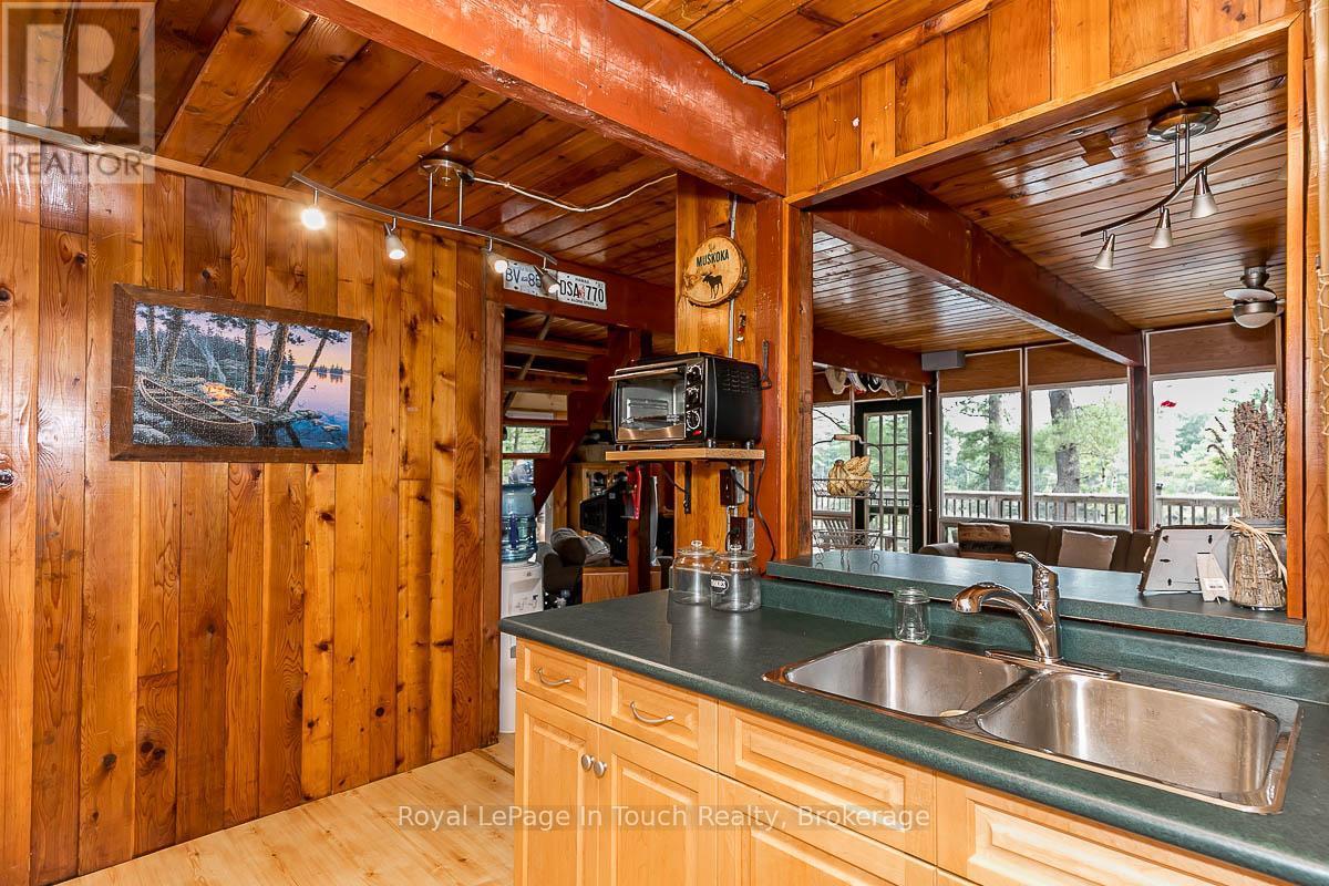 












4 SEVERN RIVER SHORE

,
Muskoka Lakes (Wood (Muskoka Lakes)),




Ontario
L0K1E0

