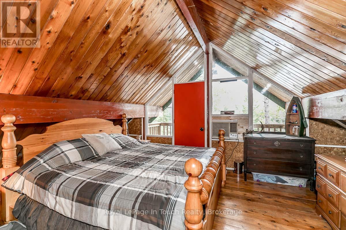 












4 SEVERN RIVER SHORE

,
Muskoka Lakes (Wood (Muskoka Lakes)),




Ontario
L0K1E0

