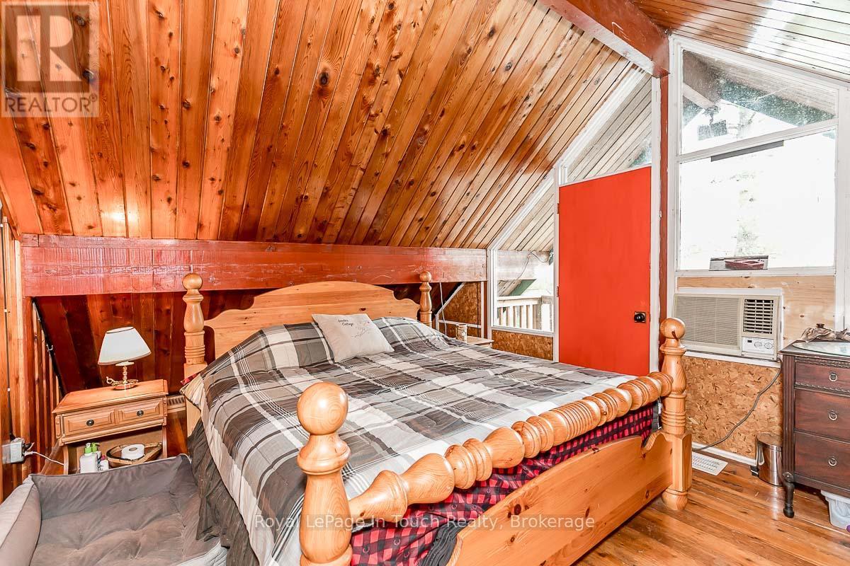 












4 SEVERN RIVER SHORE

,
Muskoka Lakes (Wood (Muskoka Lakes)),




Ontario
L0K1E0

