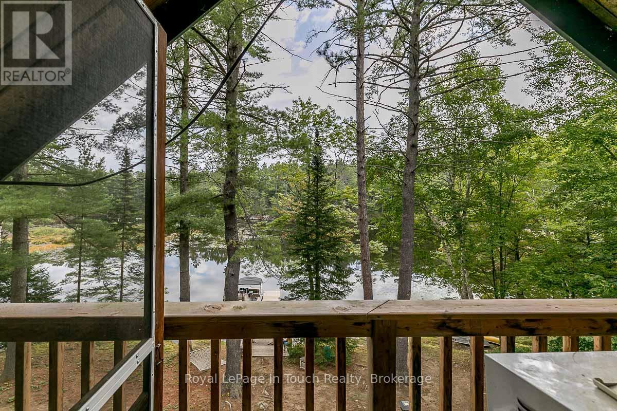 












4 SEVERN RIVER SHORE

,
Muskoka Lakes (Wood (Muskoka Lakes)),




Ontario
L0K1E0

