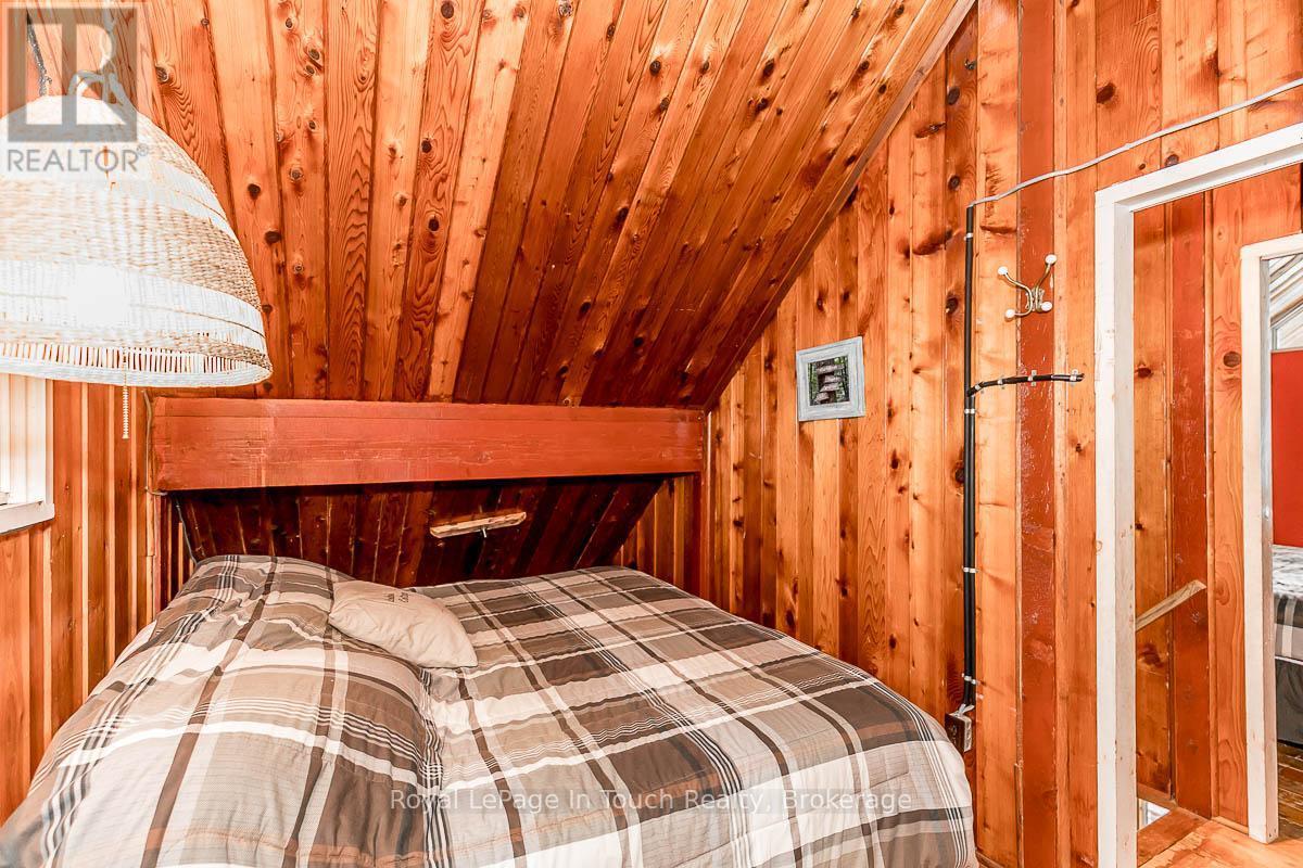 












4 SEVERN RIVER SHORE

,
Muskoka Lakes (Wood (Muskoka Lakes)),




Ontario
L0K1E0

