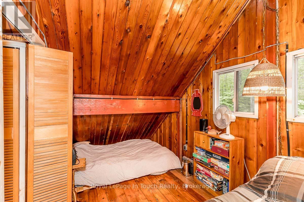 












4 SEVERN RIVER SHORE

,
Muskoka Lakes (Wood (Muskoka Lakes)),




Ontario
L0K1E0

