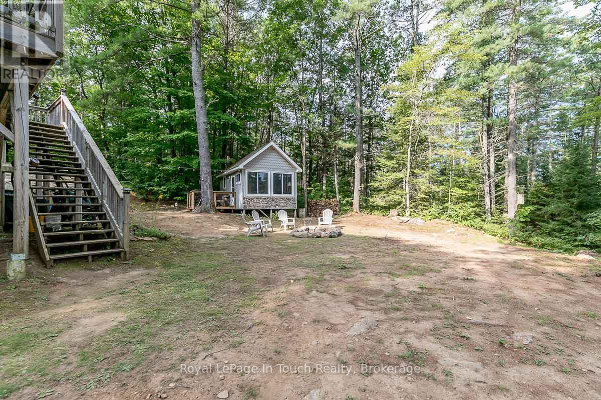 












4 SEVERN RIVER SHORE

,
Muskoka Lakes (Wood (Muskoka Lakes)),




Ontario
L0K1E0

