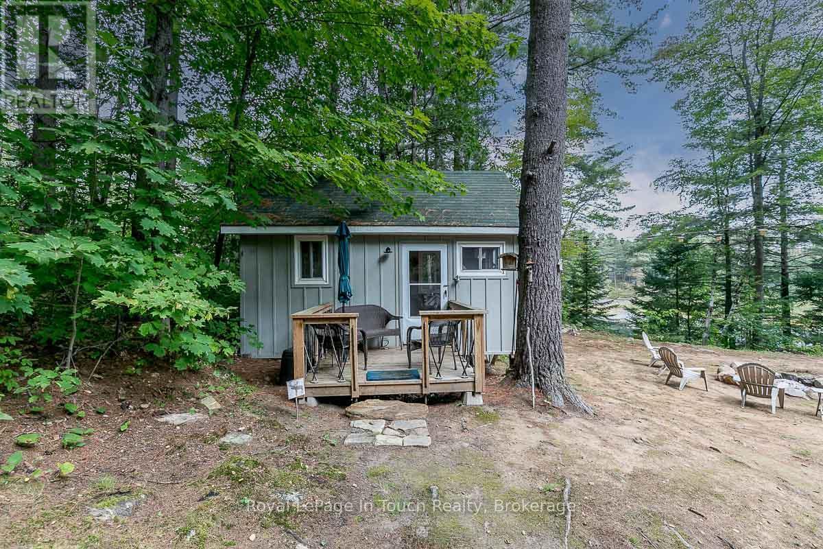 












4 SEVERN RIVER SHORE

,
Muskoka Lakes (Wood (Muskoka Lakes)),




Ontario
L0K1E0

