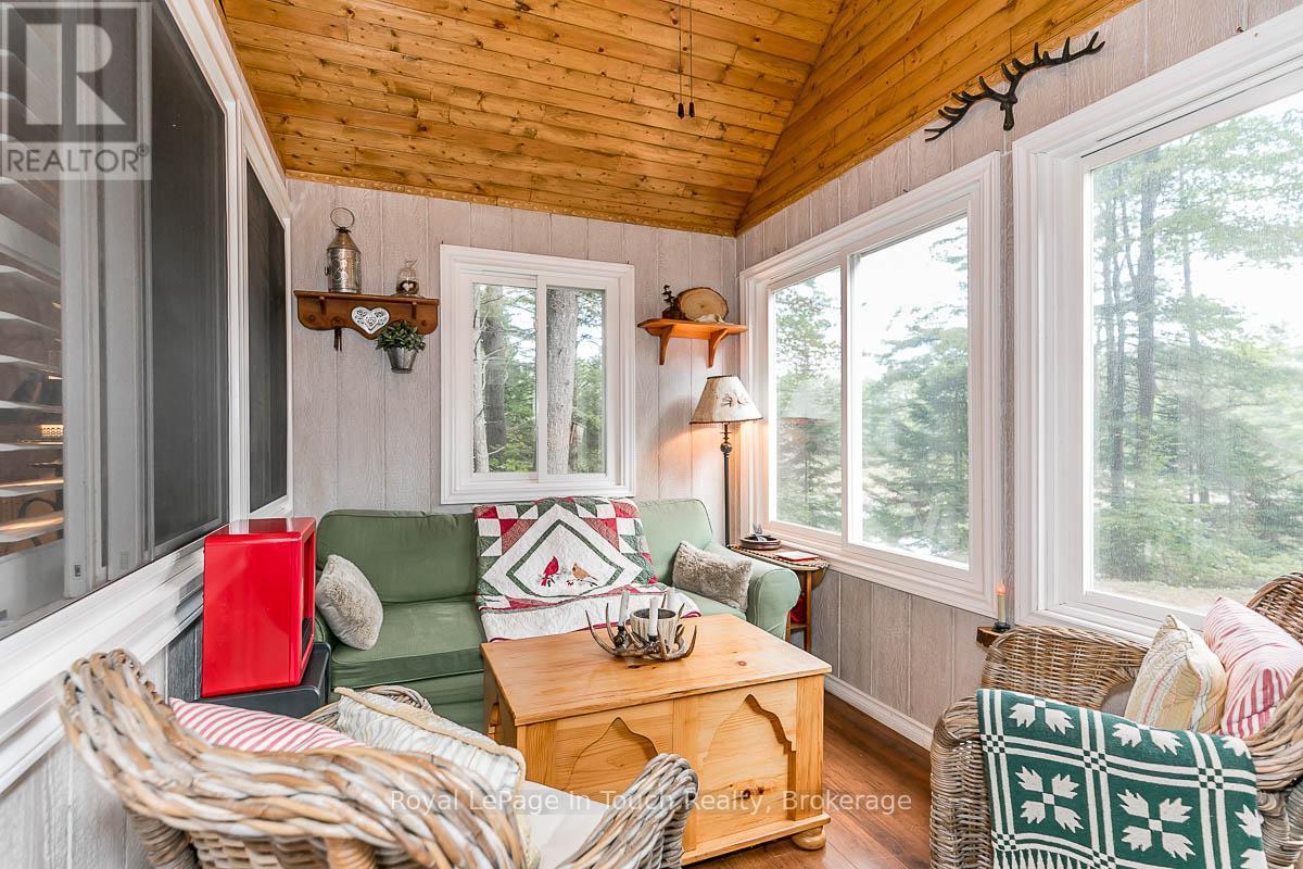 












4 SEVERN RIVER SHORE

,
Muskoka Lakes (Wood (Muskoka Lakes)),




Ontario
L0K1E0

