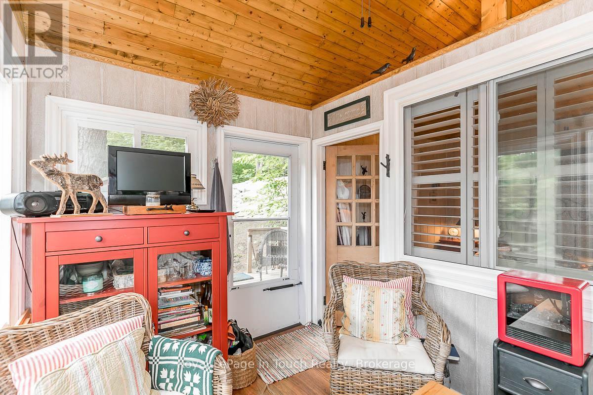 












4 SEVERN RIVER SHORE

,
Muskoka Lakes (Wood (Muskoka Lakes)),




Ontario
L0K1E0

