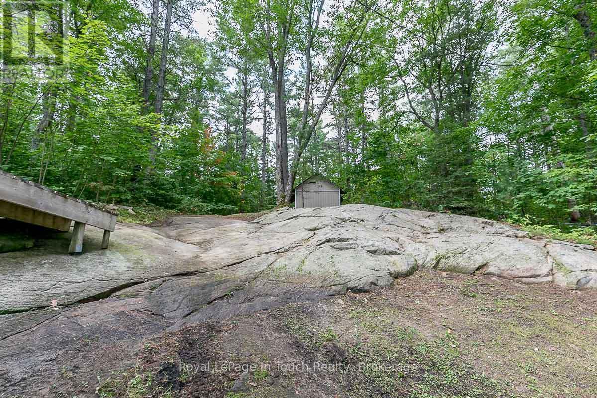 












4 SEVERN RIVER SHORE

,
Muskoka Lakes (Wood (Muskoka Lakes)),




Ontario
L0K1E0

