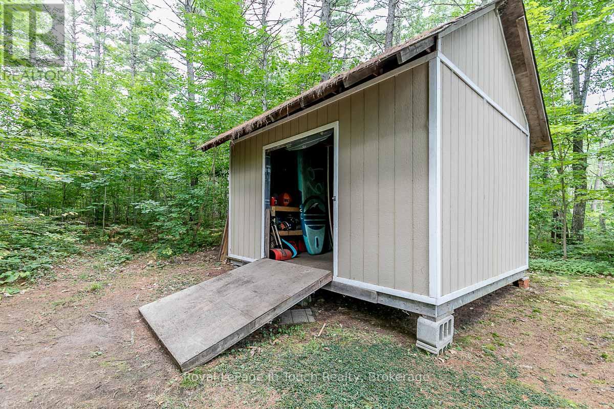 












4 SEVERN RIVER SHORE

,
Muskoka Lakes (Wood (Muskoka Lakes)),




Ontario
L0K1E0


