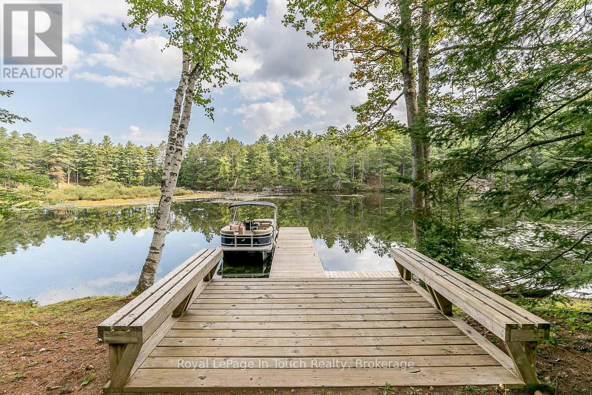 












4 SEVERN RIVER SHORE

,
Muskoka Lakes (Wood (Muskoka Lakes)),




Ontario
L0K1E0

