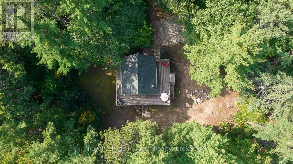 












4 SEVERN RIVER SHORE

,
Muskoka Lakes (Wood (Muskoka Lakes)),




Ontario
L0K1E0

