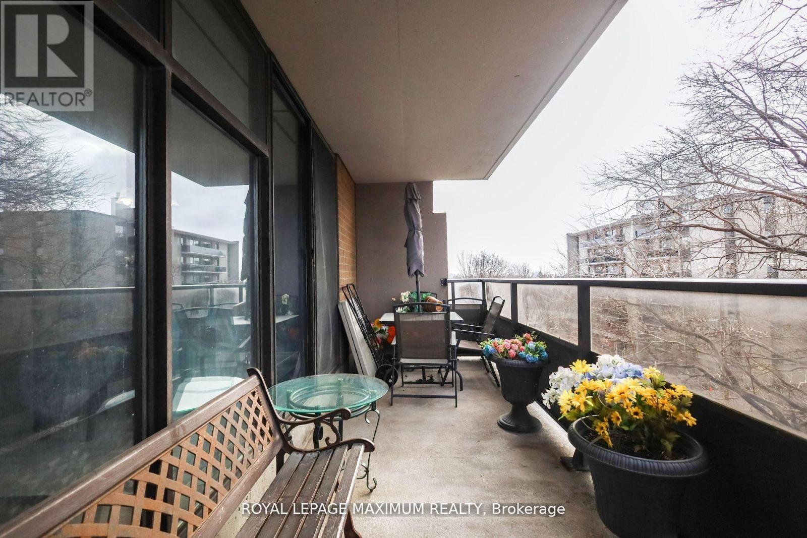 












501 - 135 MARLEE AVENUE

,
Toronto,




Ontario
M6B4C6

