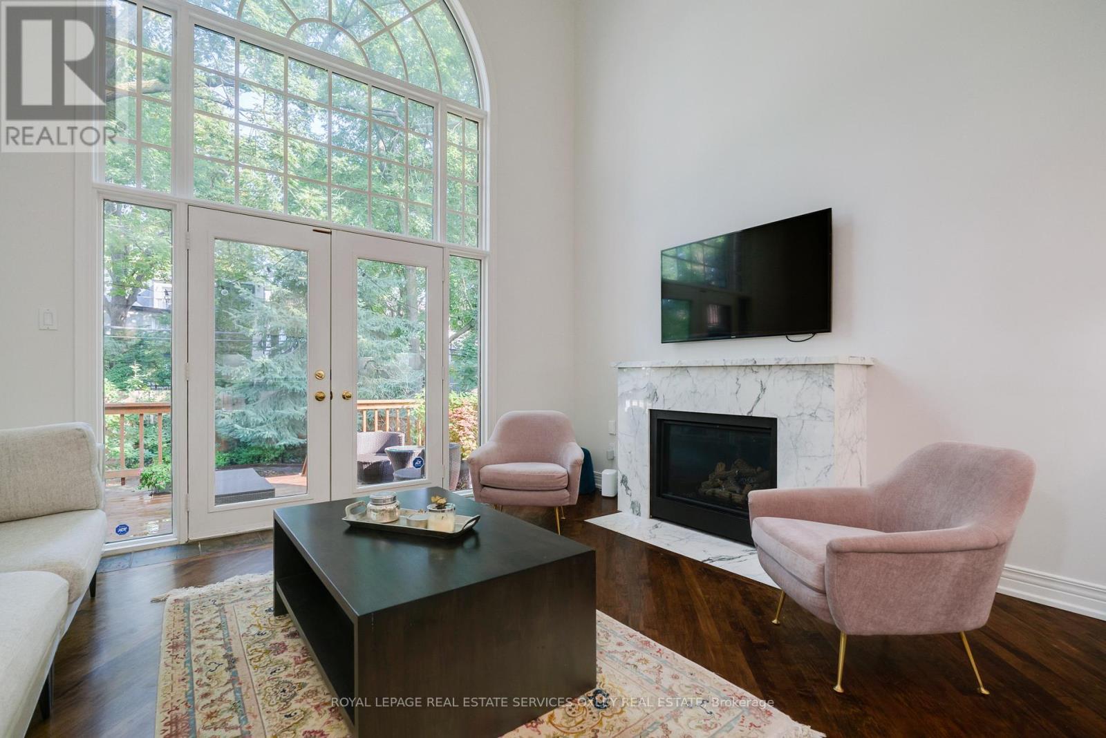 












74 MACPHERSON AVENUE

,
Toronto,




Ontario
M5R1W8

