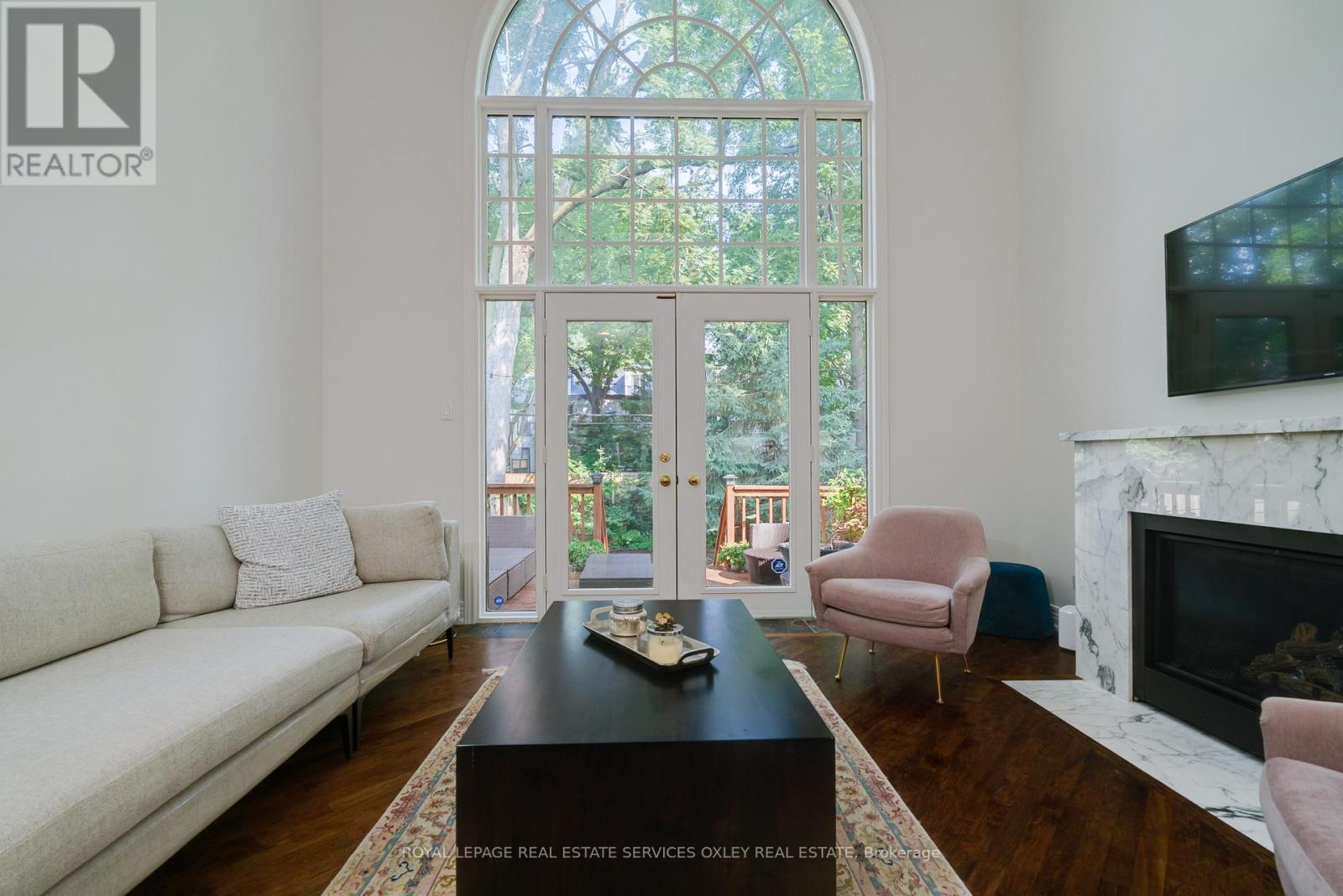 












74 MACPHERSON AVENUE

,
Toronto,




Ontario
M5R1W8

