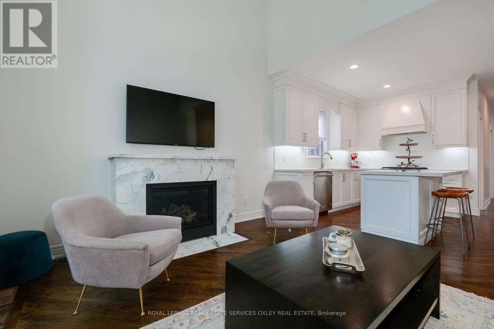 












74 MACPHERSON AVENUE

,
Toronto,




Ontario
M5R1W8

