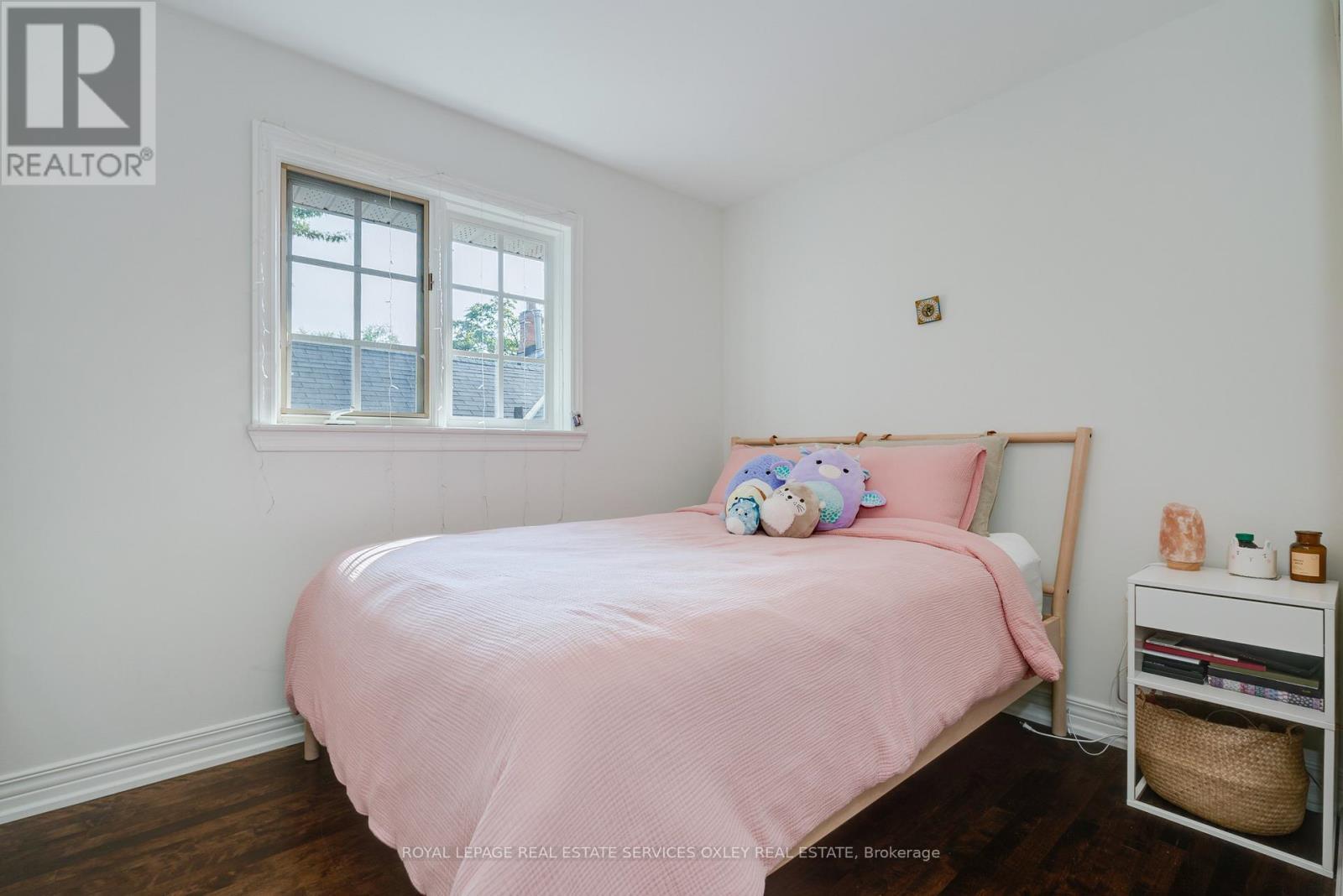












74 MACPHERSON AVENUE

,
Toronto,




Ontario
M5R1W8

