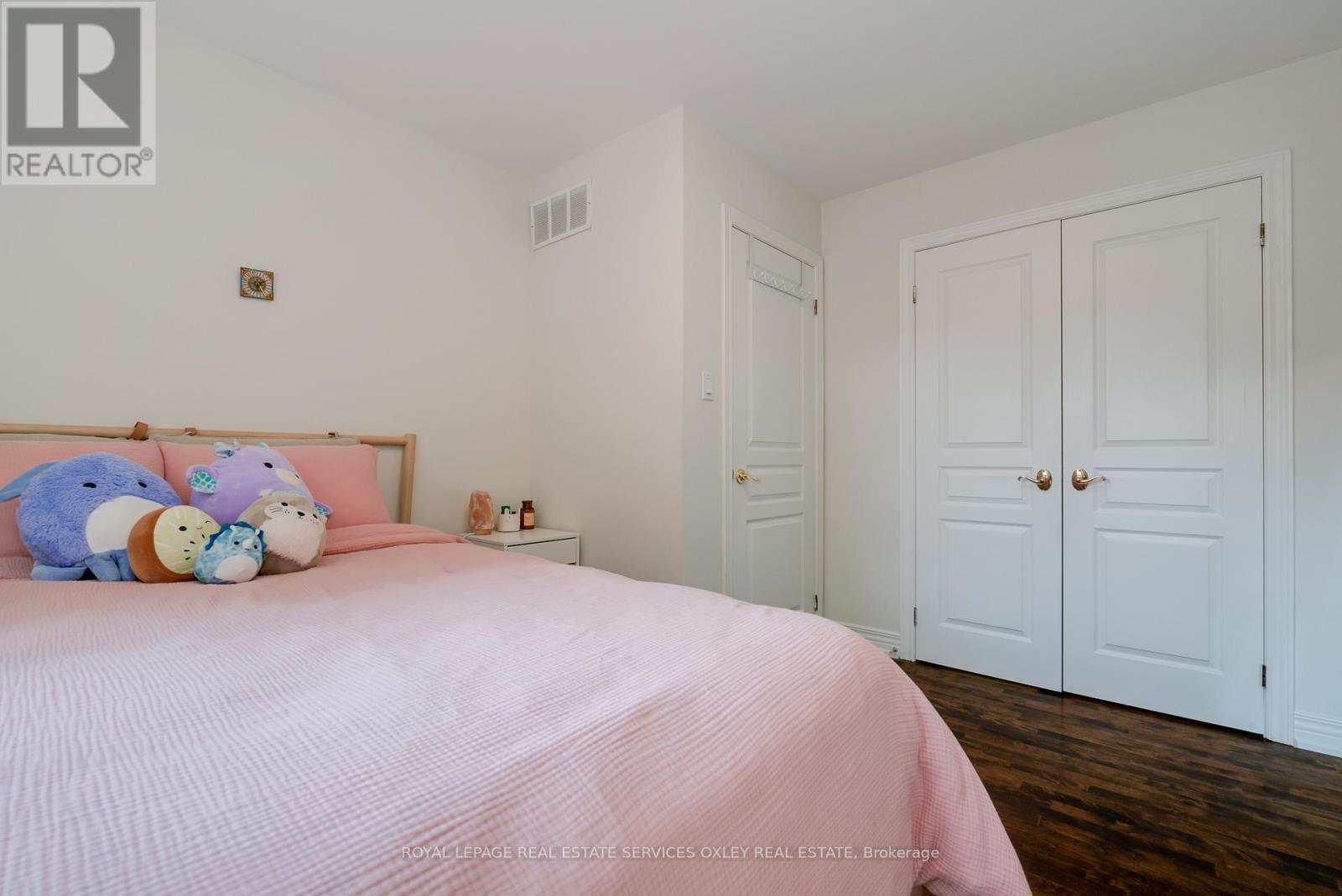 












74 MACPHERSON AVENUE

,
Toronto,




Ontario
M5R1W8

