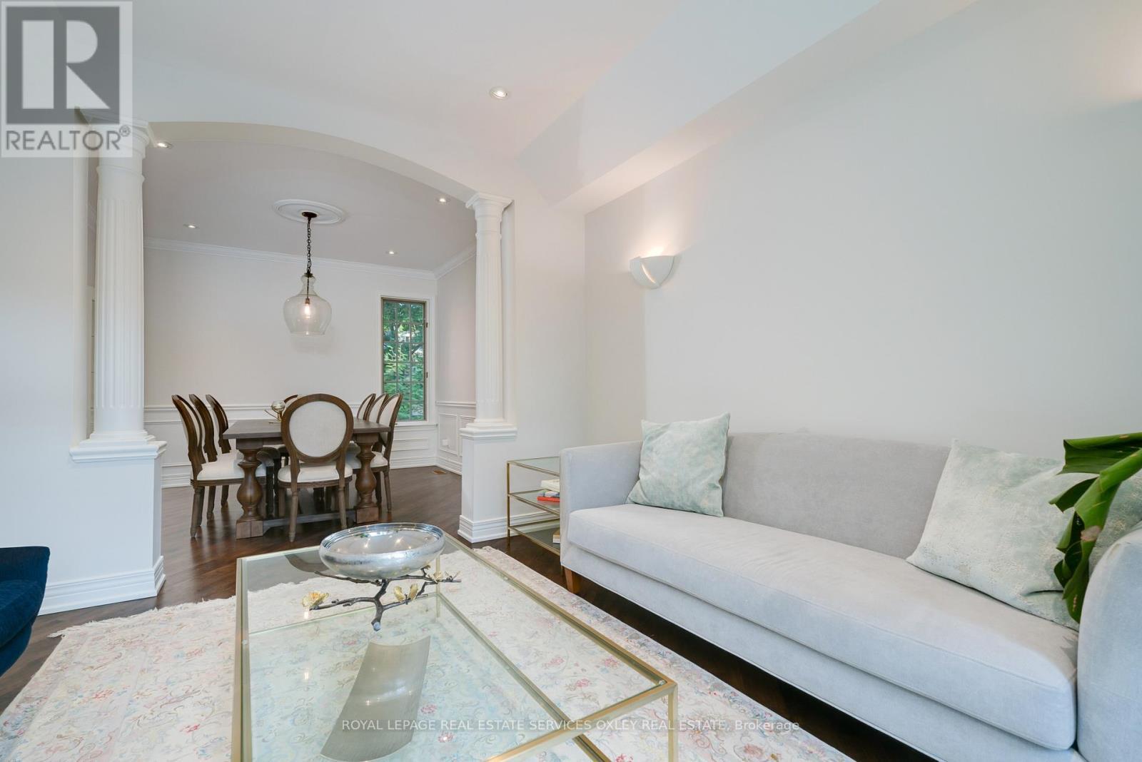












74 MACPHERSON AVENUE

,
Toronto,




Ontario
M5R1W8

