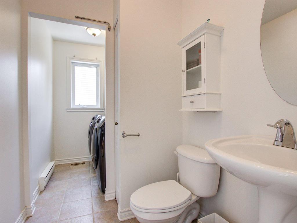 









9


Rue DesRochers

,
Candiac,




QC
J5R6E3


