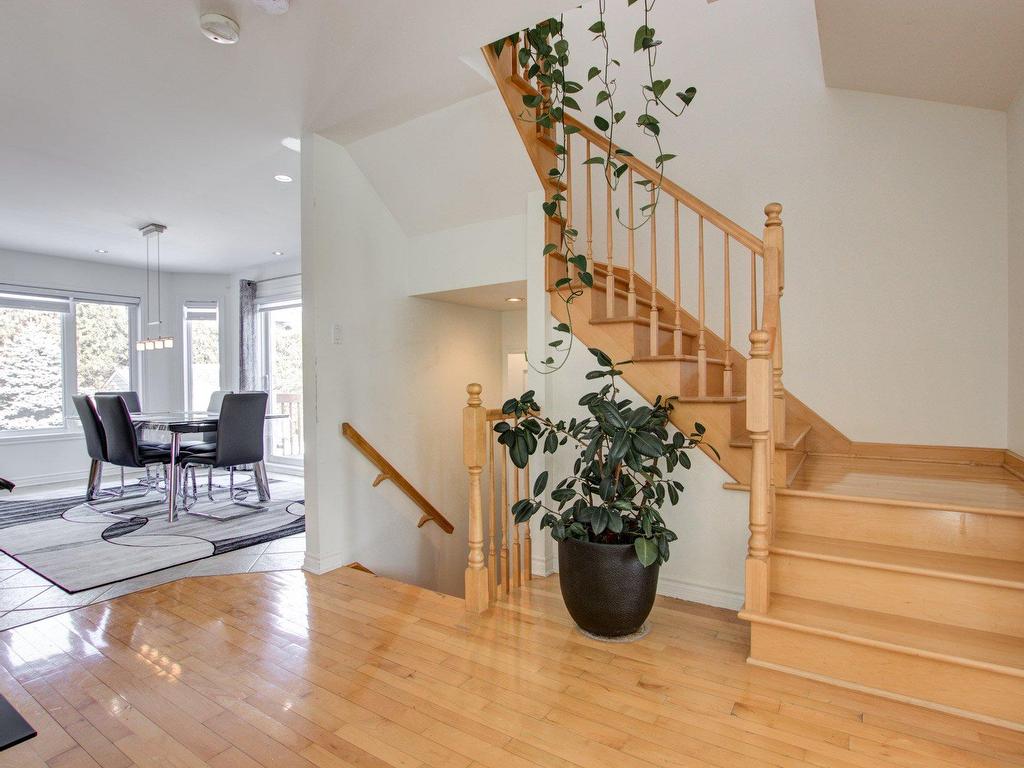 









9


Rue DesRochers

,
Candiac,




QC
J5R6E3

