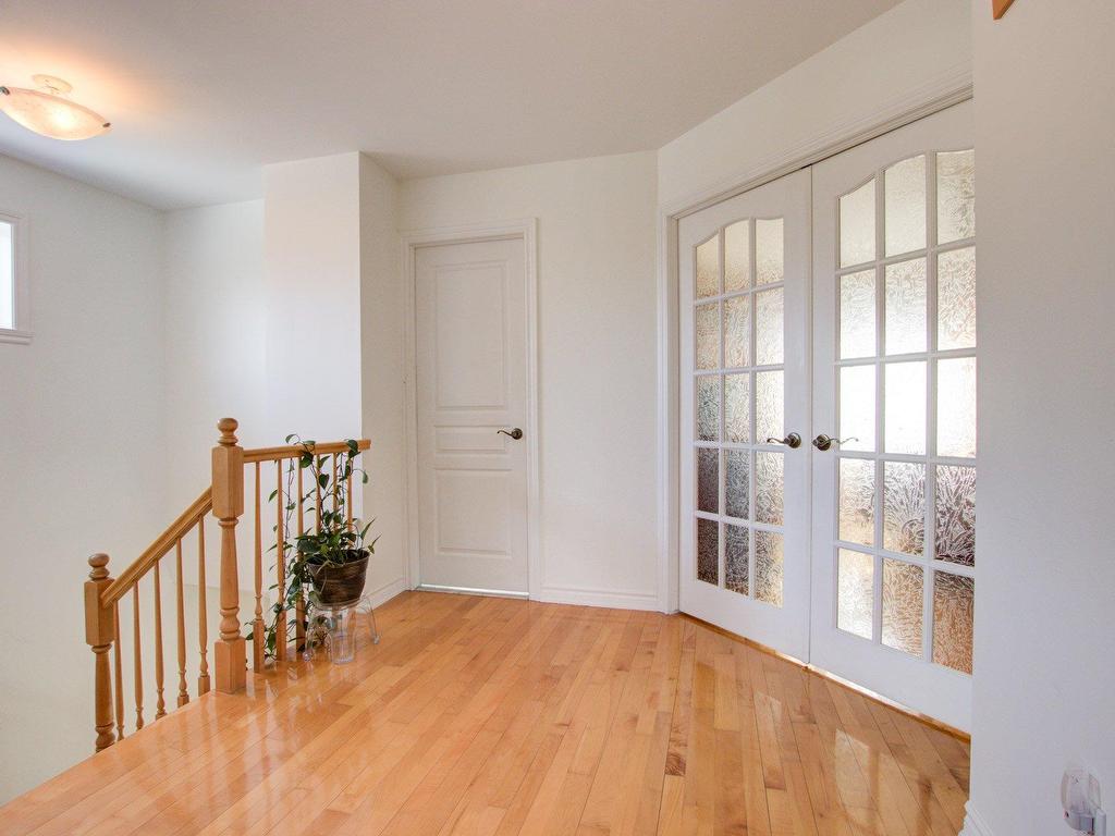 









9


Rue DesRochers

,
Candiac,




QC
J5R6E3

