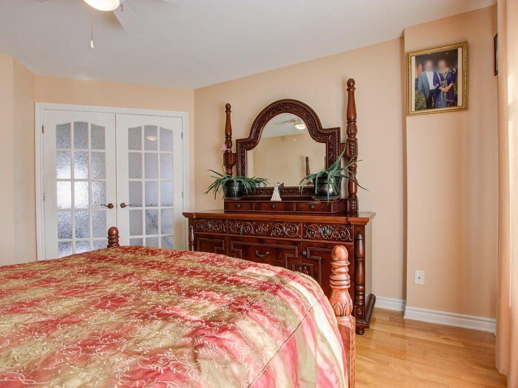 









9


Rue DesRochers

,
Candiac,




QC
J5R6E3

