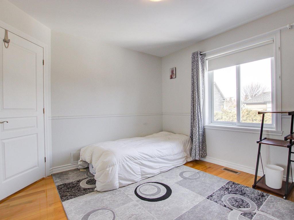 









9


Rue DesRochers

,
Candiac,




QC
J5R6E3

