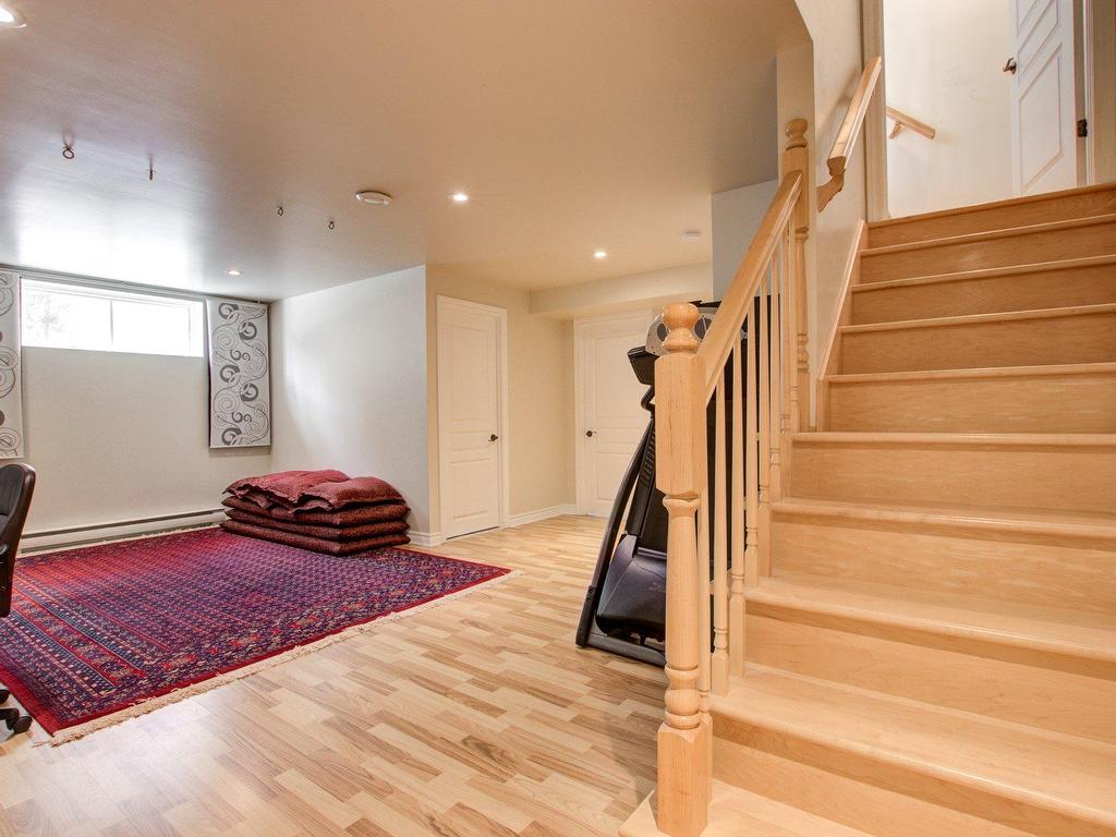 









9


Rue DesRochers

,
Candiac,




QC
J5R6E3

