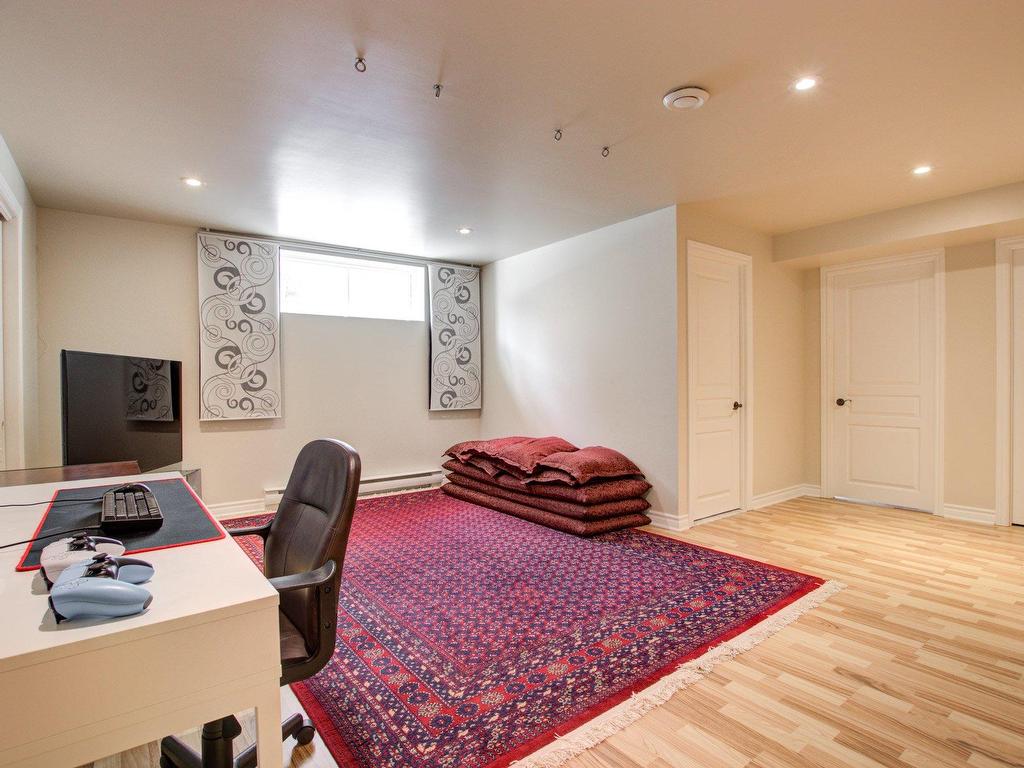 









9


Rue DesRochers

,
Candiac,




QC
J5R6E3

