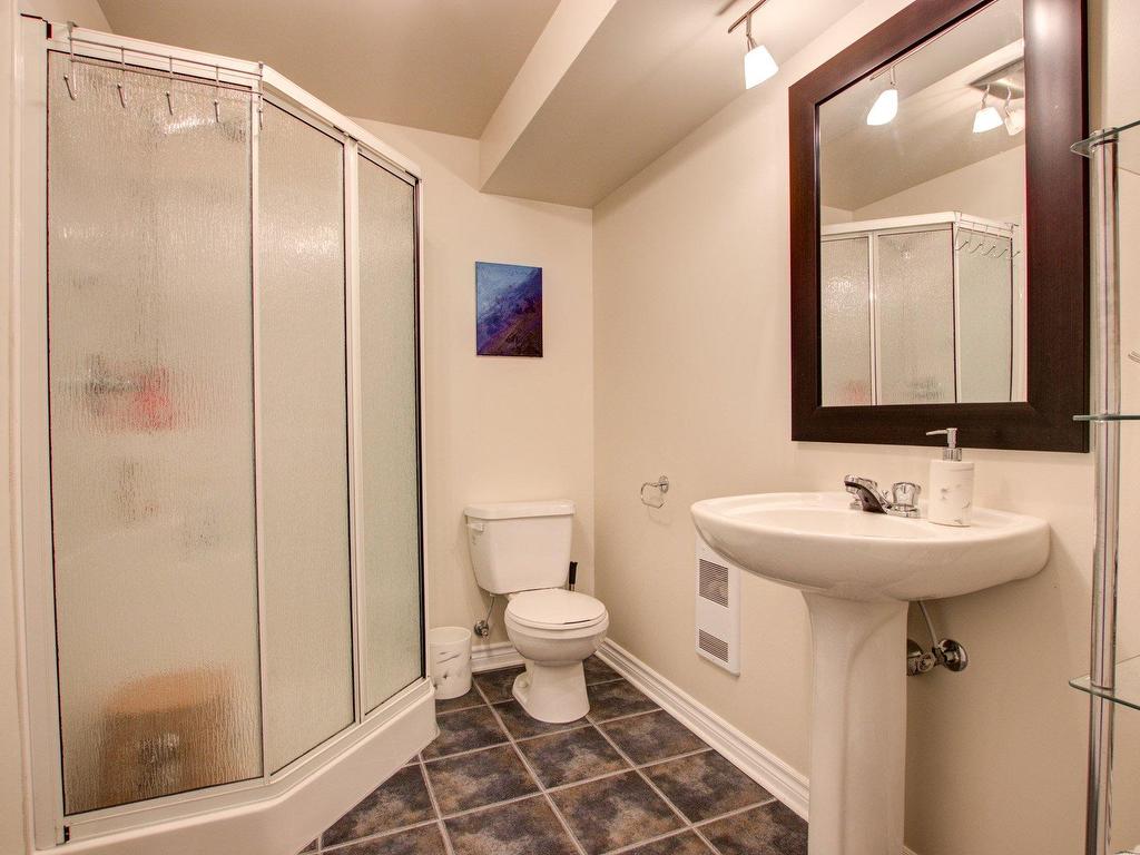 









9


Rue DesRochers

,
Candiac,




QC
J5R6E3

