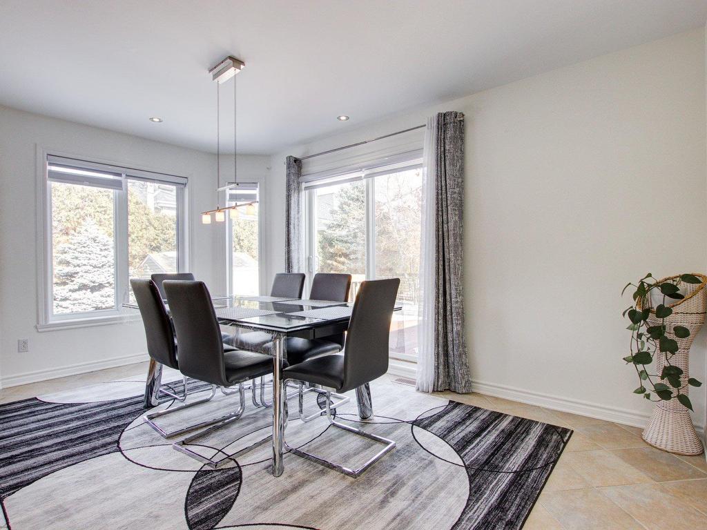 









9


Rue DesRochers

,
Candiac,




QC
J5R6E3

