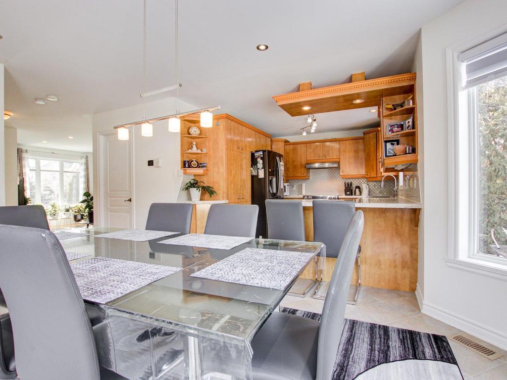 









9


Rue DesRochers

,
Candiac,




QC
J5R6E3

