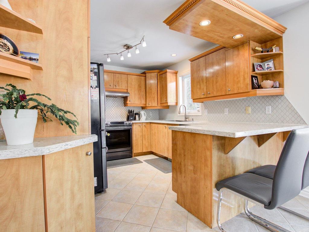 









9


Rue DesRochers

,
Candiac,




QC
J5R6E3

