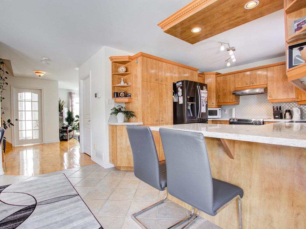 









9


Rue DesRochers

,
Candiac,




QC
J5R6E3

