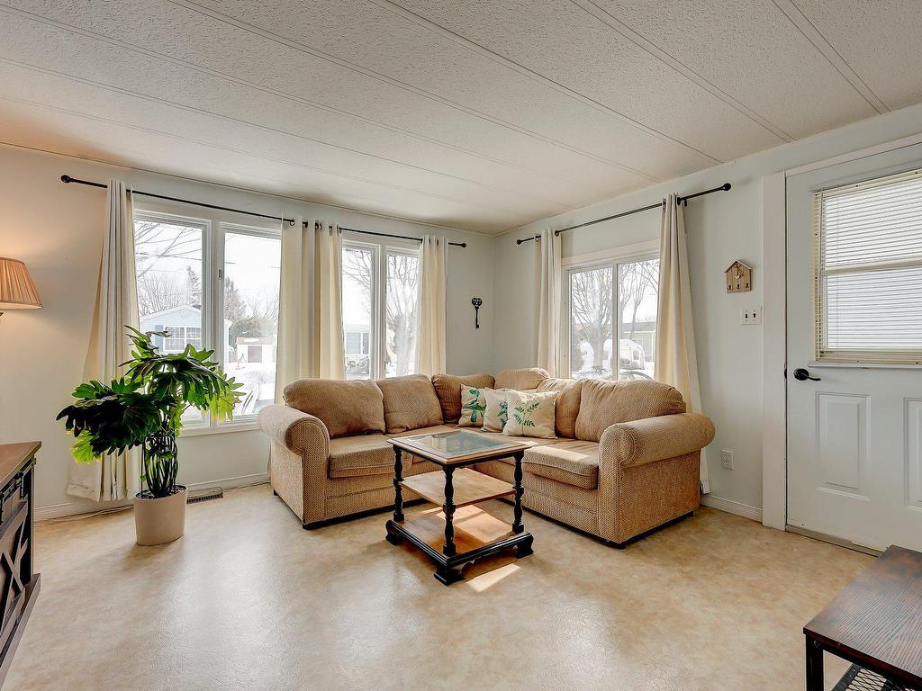 









3950


Boul. Sir-Wilfrid-Laurier

, 35,
Longueuil (Saint-Hubert),




QC
J3Y5Y9

