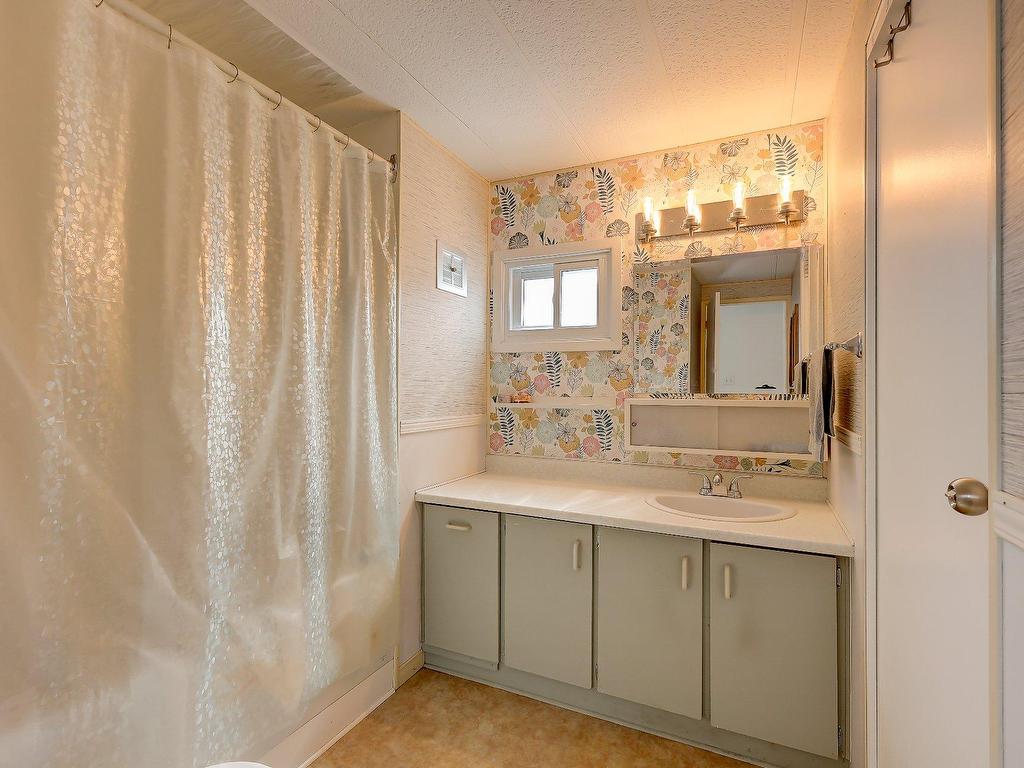 









3950


Boul. Sir-Wilfrid-Laurier

, 35,
Longueuil (Saint-Hubert),




QC
J3Y5Y9

