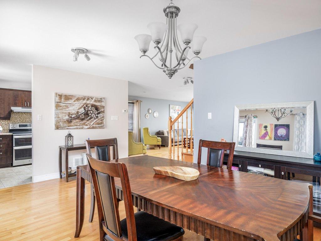









1017


Av. Marier

,
Vaudreuil-Dorion,




QC
J7V0M7

