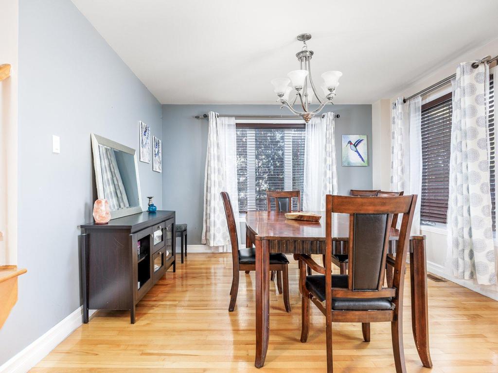 









1017


Av. Marier

,
Vaudreuil-Dorion,




QC
J7V0M7

