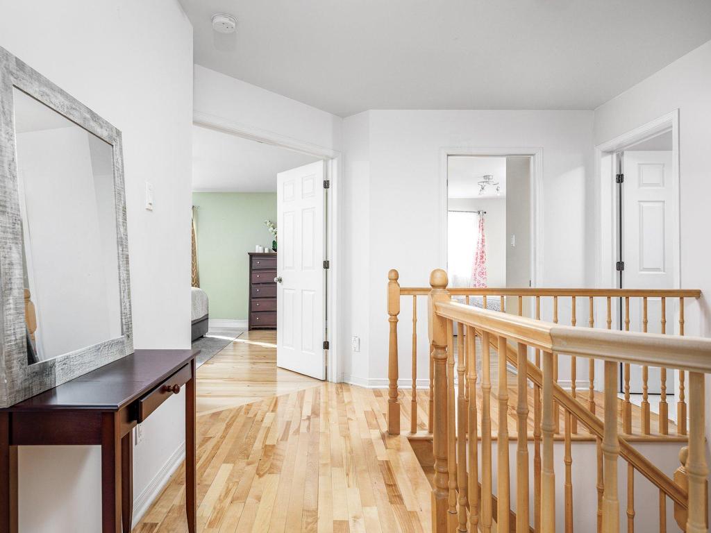 









1017


Av. Marier

,
Vaudreuil-Dorion,




QC
J7V0M7

