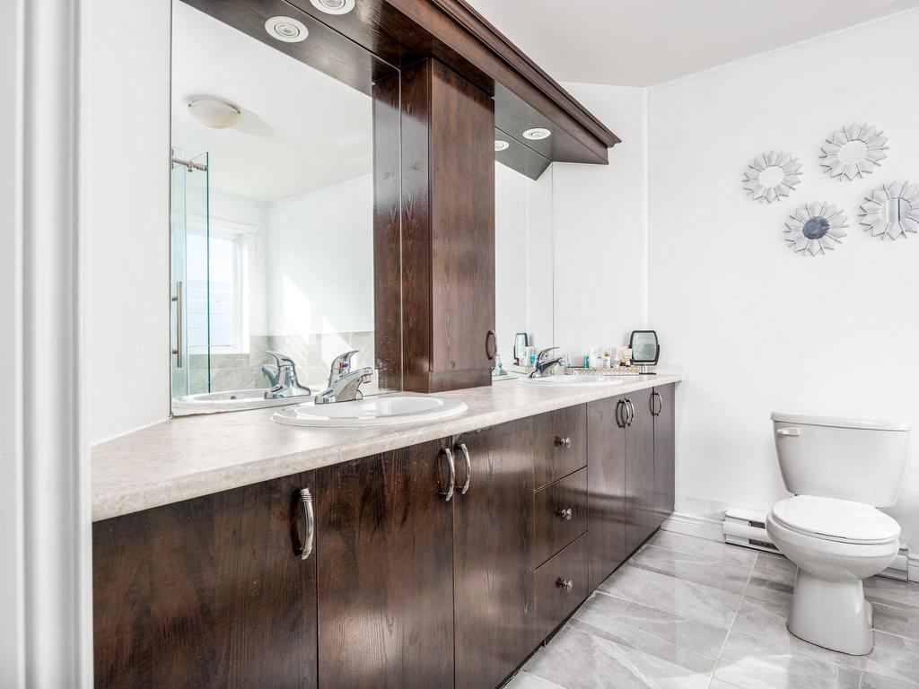 









1017


Av. Marier

,
Vaudreuil-Dorion,




QC
J7V0M7

