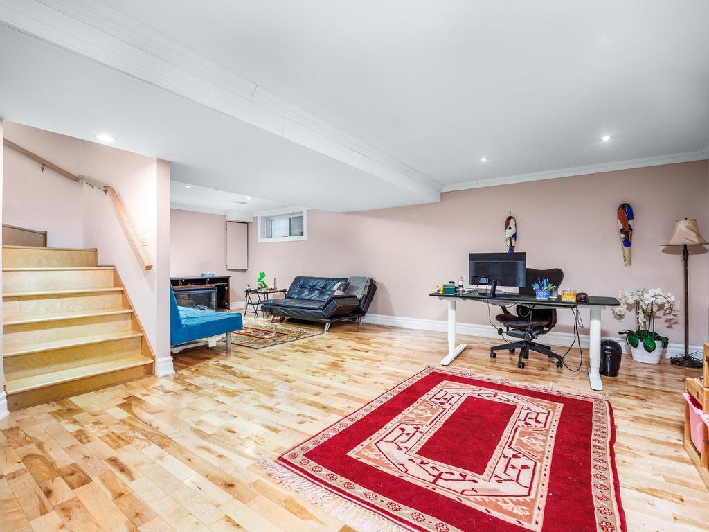









1017


Av. Marier

,
Vaudreuil-Dorion,




QC
J7V0M7

