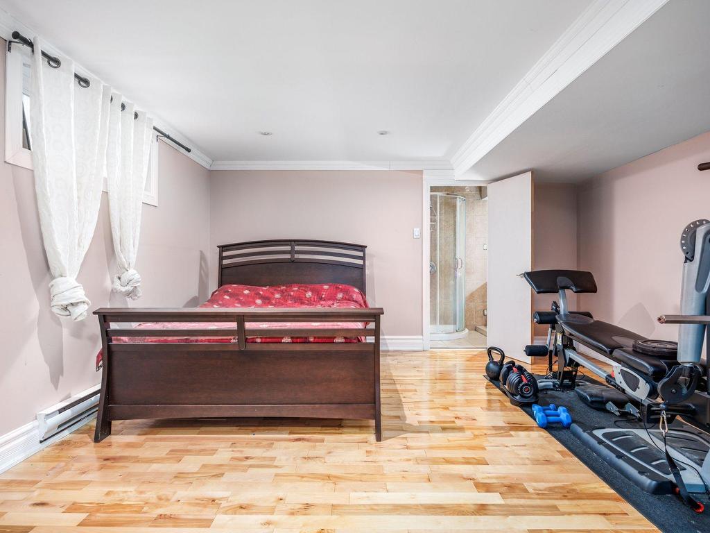 









1017


Av. Marier

,
Vaudreuil-Dorion,




QC
J7V0M7

