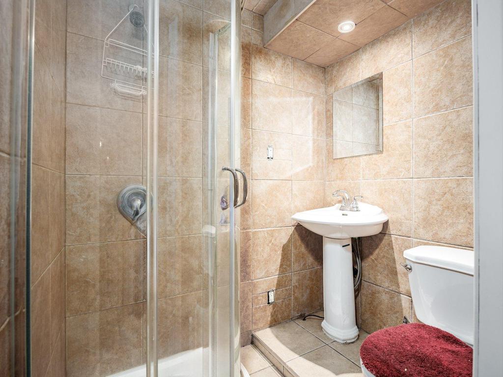 









1017


Av. Marier

,
Vaudreuil-Dorion,




QC
J7V0M7

