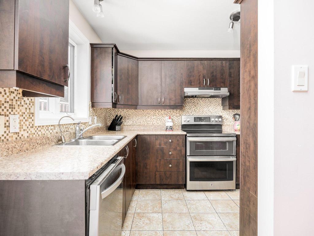 









1017


Av. Marier

,
Vaudreuil-Dorion,




QC
J7V0M7

