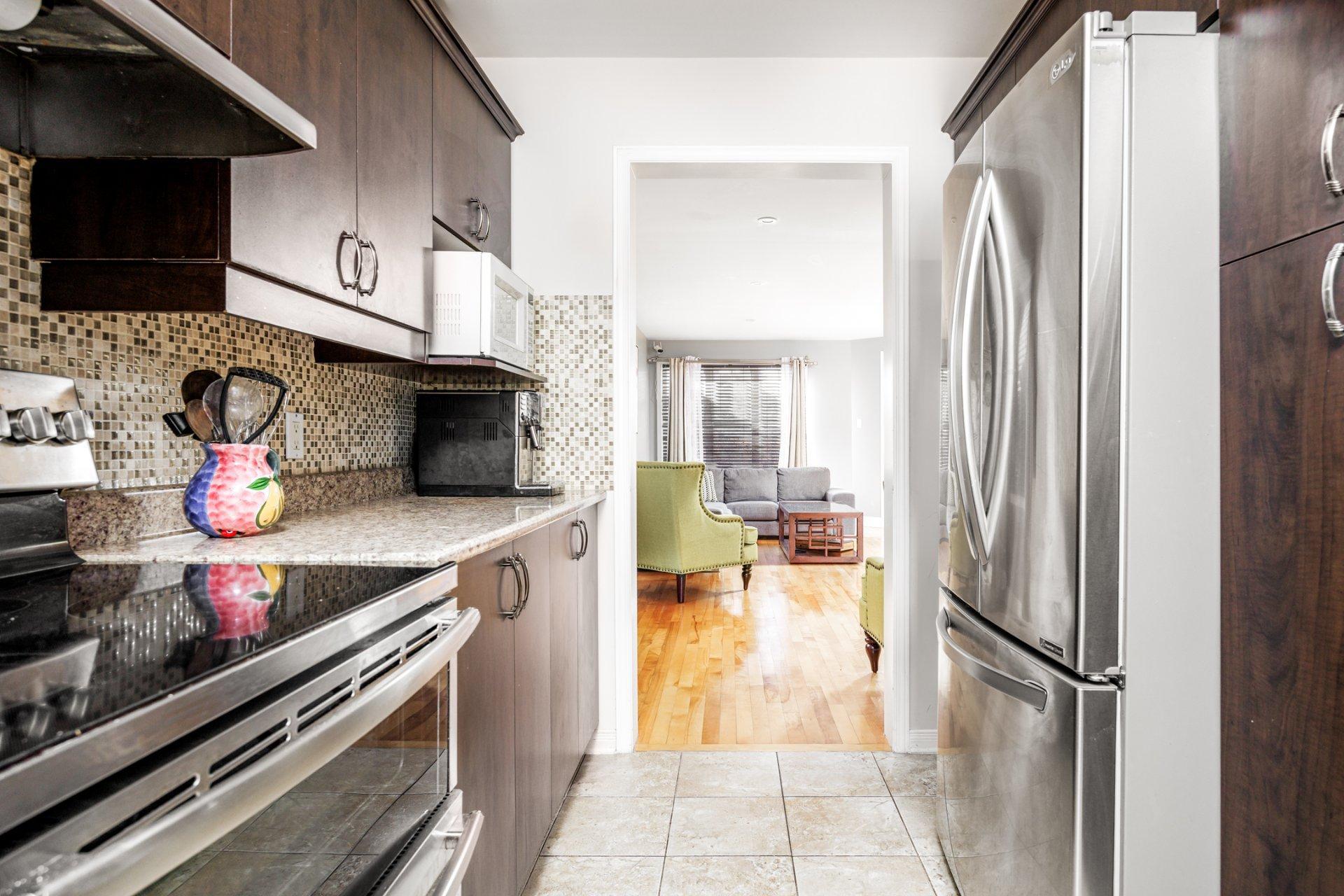 









1017


Av. Marier

,
Vaudreuil-Dorion,




QC
J7V0M7


