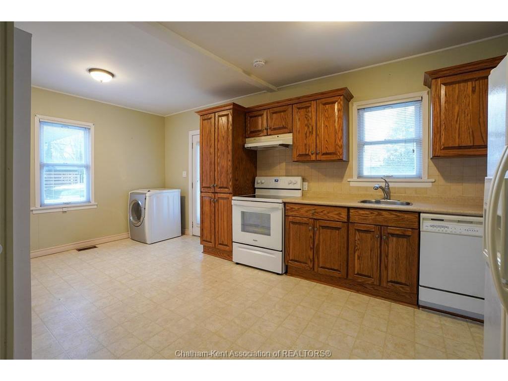 









17


O'Brien

Drive,
Chatham,




ON
N7M 2E5

