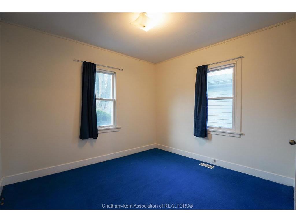 









17


O'Brien

Drive,
Chatham,




ON
N7M 2E5

