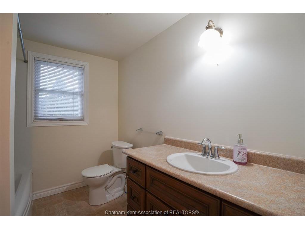 









17


O'Brien

Drive,
Chatham,




ON
N7M 2E5

